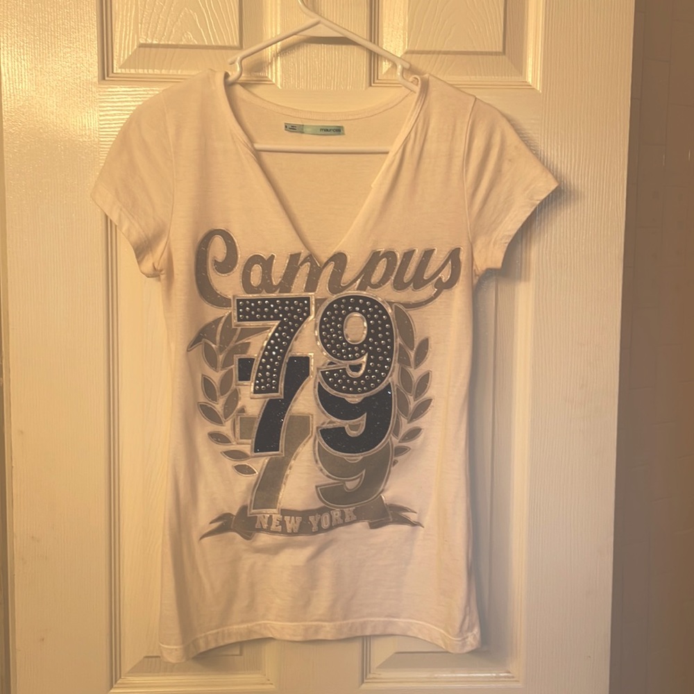 Maurice’s v neck shirt